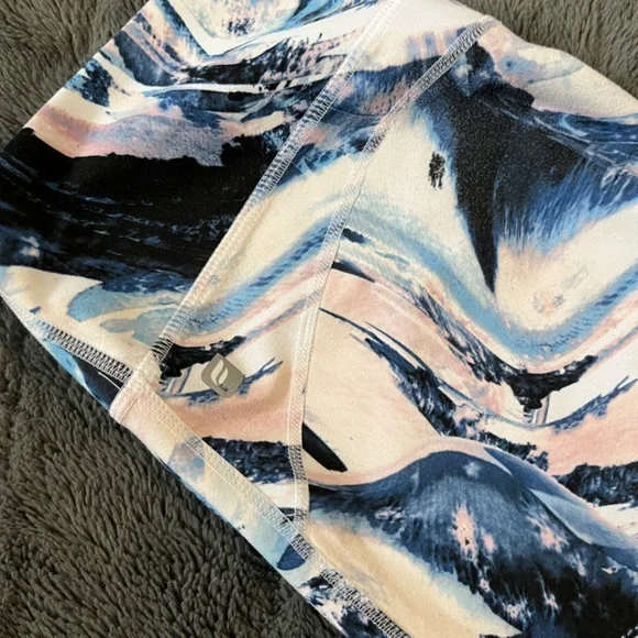 Fabletics - Picture 2 of 4